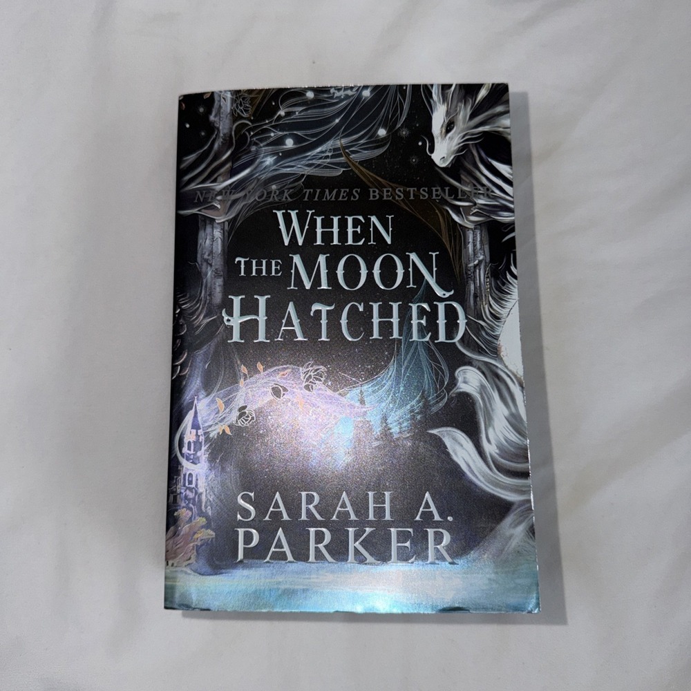 When the Moon Hatched Parker Sarah A Paperback Very‎ Good